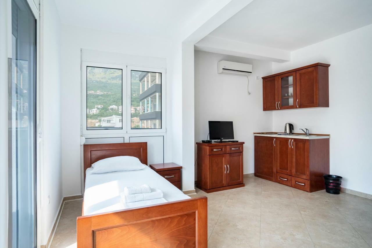 Apartments Vila A1 Dobra Voda Extérieur photo